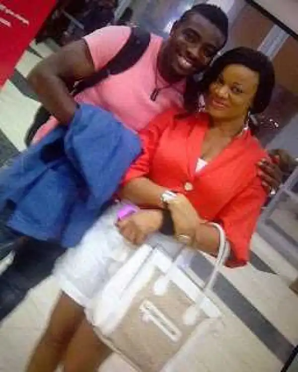 Adorable photo of Actress Uche Nnanna Kissing Her Husband [Photos]